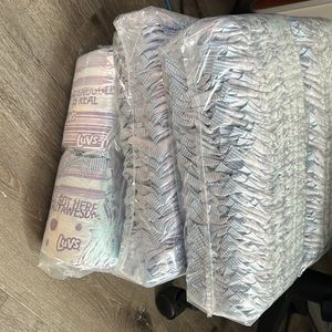 Luvs size 1 diapers